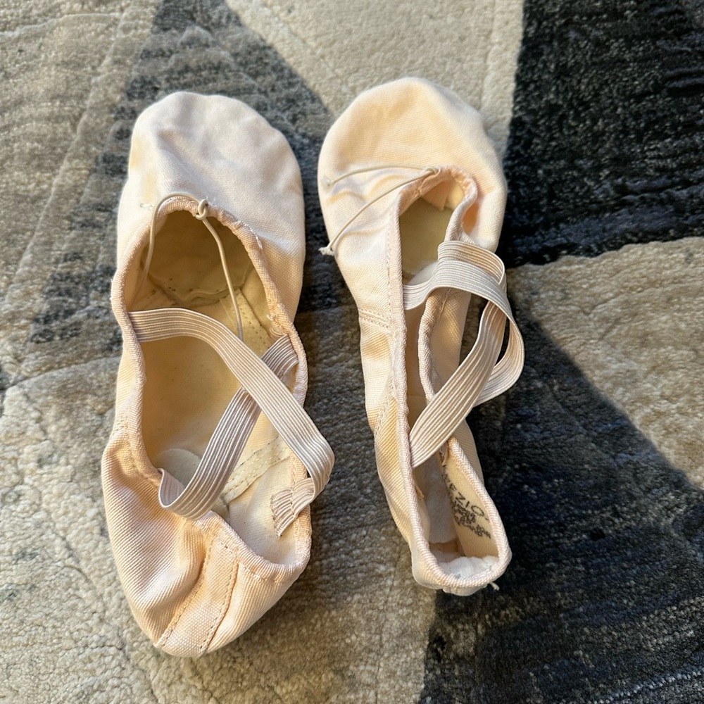 Capezio pink canvas ballet shoes